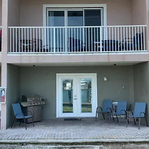 Holiday home Luxury And Spacious Waterside Getaway