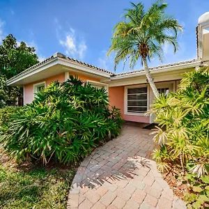 Holiday home Sea Breeze Beach House